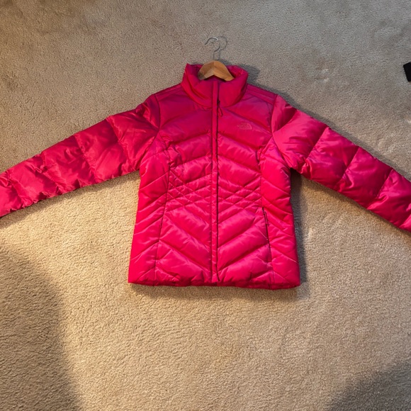 The North Face Fuchsia Puffer Jacket - Picture 4 of 5